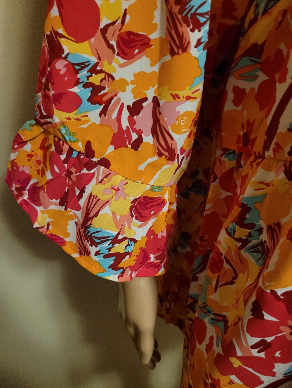 Size 3X Floral Print Ruffle 3/4 Sleeve Babydoll Style Blouse. - Picture 4 of 7
